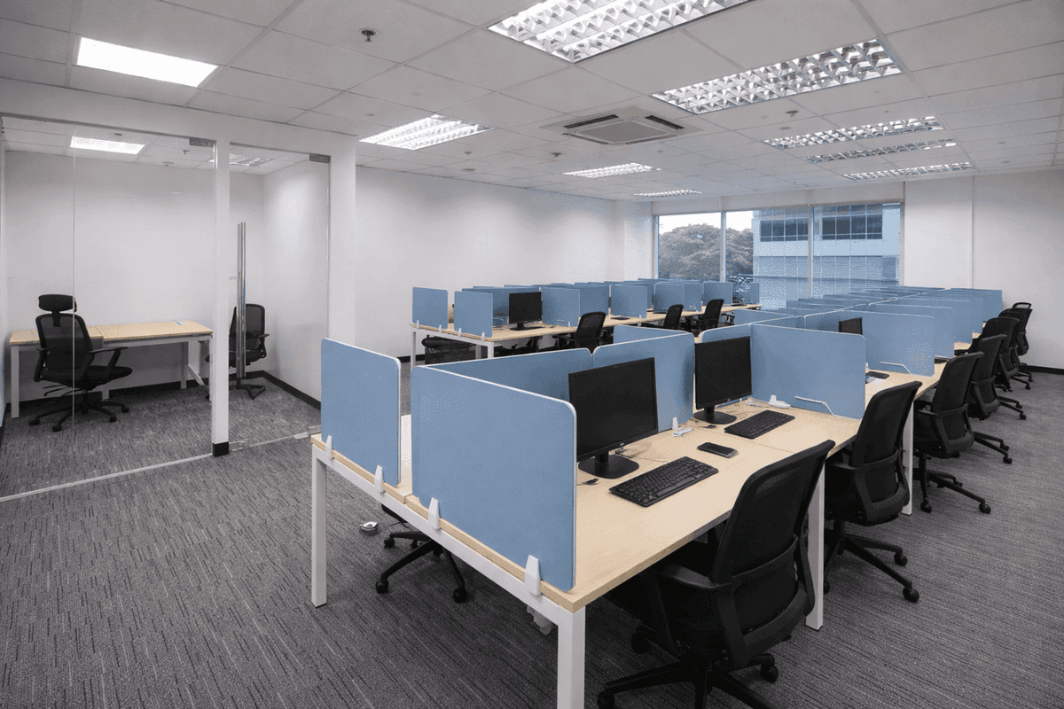 Office workspace used for supervised offshore back-office teams
