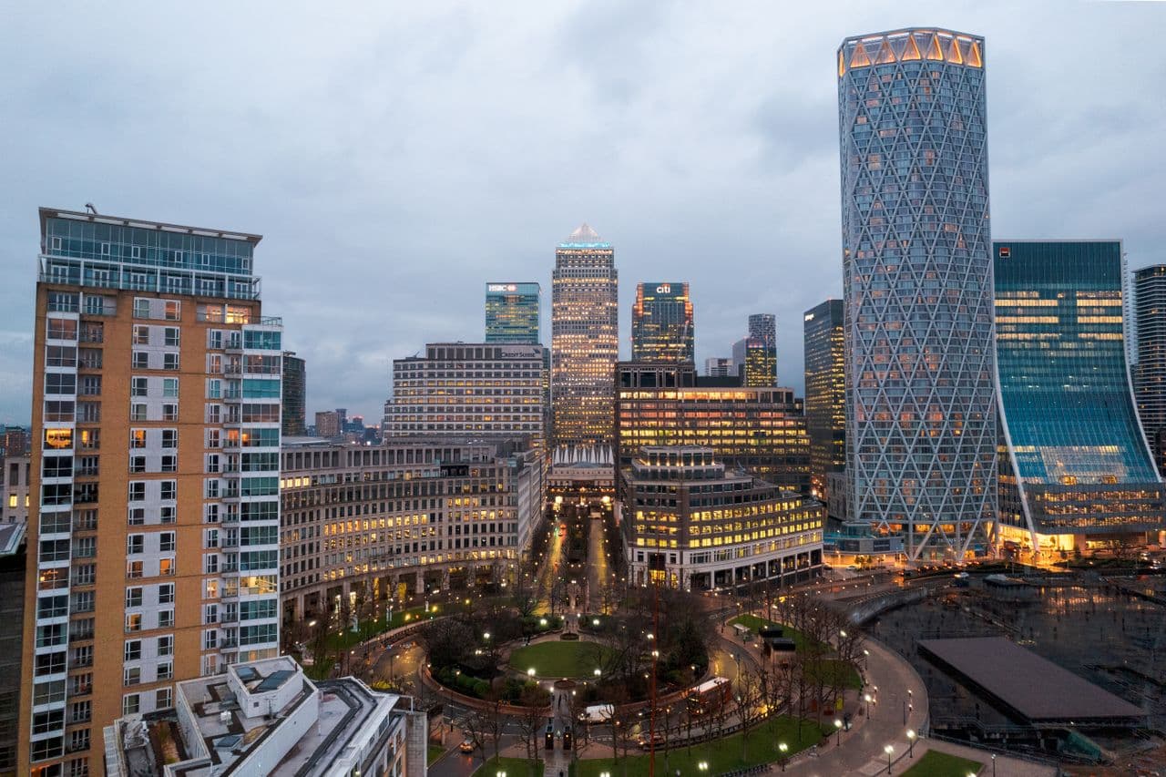 London business district skyline, offshore teams in the Philippines for United Kingdom businesses